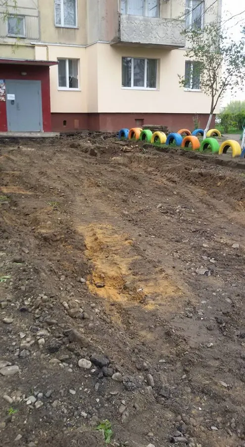 Як на ДПЗ ремонтують прибудинкові території (фото)