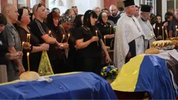 Загинули в боях на Курщині: у Свято-Троїцькому соборі Луцька відспівали Леоніда Матвійчука та Олександра Єдинака (фото)