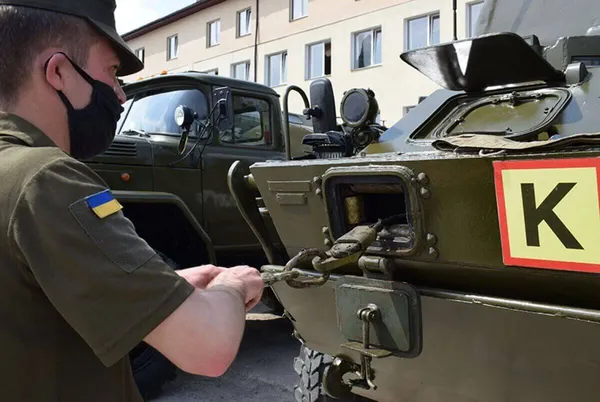 У Луцьку продемонстрували готовність військової техніки (фото)