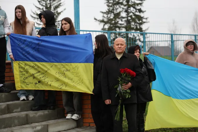У Луцькій громаді попрощалися з полеглим Героєм Іваном Матвіюком (фото)