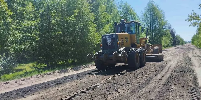 На Волині ремонтують «ґрунтовку» державного значення (фото)