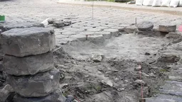 На вулиці в старій частині Луцька замінять зруйновану «трилінку»