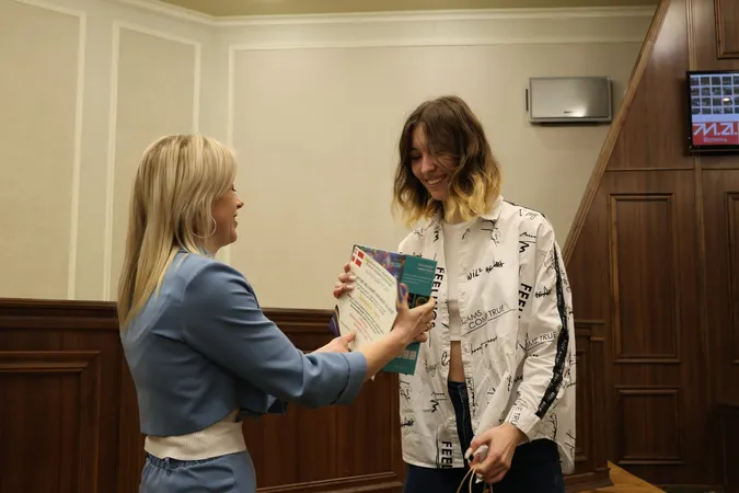 Гордість Волині: у Луцьку відзначили юних інтелектуалів та їхніх наставників (фото)