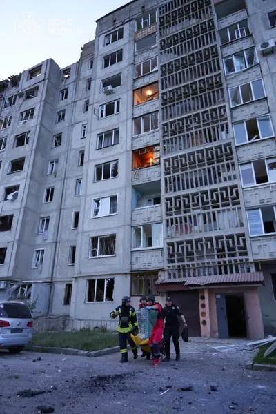 У Луцьку – численні руйнування та пожежі внаслідок ворожої атаки (фото)