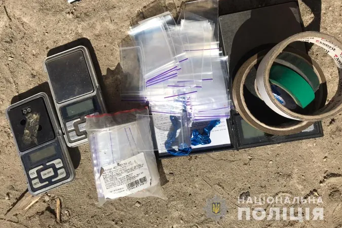 У Ковелі – масові обшуки в помешканнях наркоділків (фото, відео)