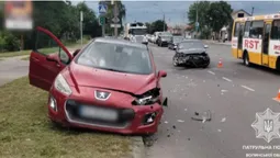 ДТП на перехресті Чернишевського та Ковельскої: повідомили деталі (фото, відео)