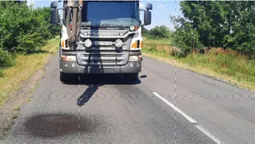 На Волині «латають» вибоїни на дорогах – водіям радять бути обачними (фото, відео)