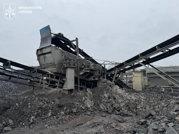 Накопали на 102 мільйони: на Волині викрили масштабну схему видобутку (фото, відео)