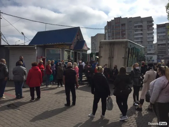 У Луцьку протестують підприємці двох ринків (фото)