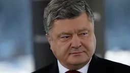 Наші народи заслуговують на правду, - Порошенко під час візиту  у Сагринь 