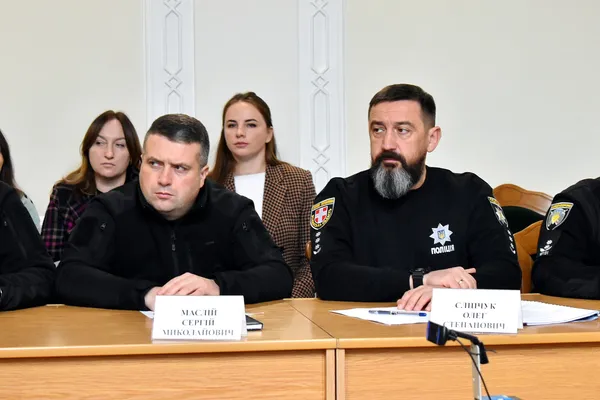 Укриття, система оповіщення та «тривожні кнопки» у закладах освіти: голова ОДА Іван Рудницький провів велику нараду