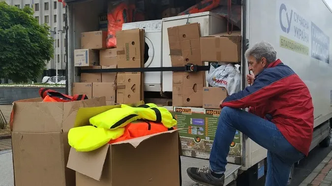 Їжа, вода, медикаменти, техніка: з Волині на Херсонщину відправили понад 40 тонн допомоги (фото, відео)