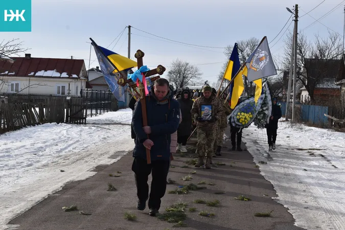 На Волині попрощалися із загиблим воїном Валерієм Солохою (фото)