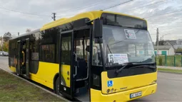 Замість «Богданів»: на вулиці Луцька виїхали нові маршрутки (фото)