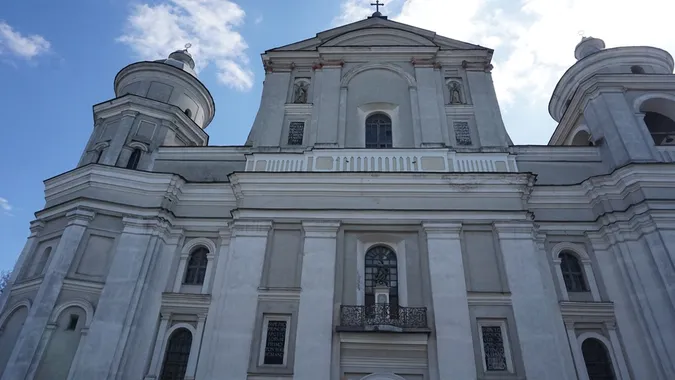 Старе місто у Луцьку буяє квітами (фото)