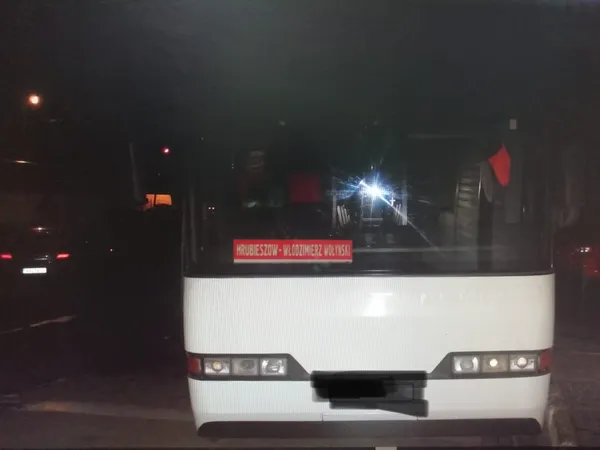 Втретє через сир: на Волині в перевізника забрали автобус (фото)