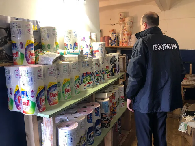 Ariel, Persil, Tide: на Волині викрили масштабне підпільне виробництво побутової хімії (фото, відео)