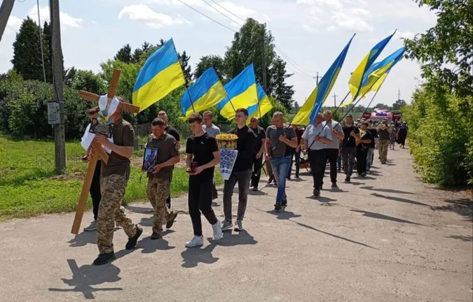 На Волині попрощалися із молодим воїном Михайлом Муковозом (фото)