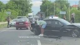 Розтрощений капот: під Луцьком серйозна аварія за участі двох автомобілів (відео)