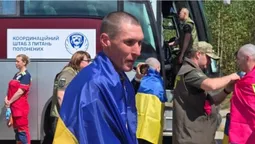 Обмін полоненими: в Україну повернулися 103 українські воїни (фото)