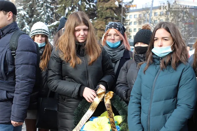 Лучани вшанували загиблих у боях під Дебальцево (фото)