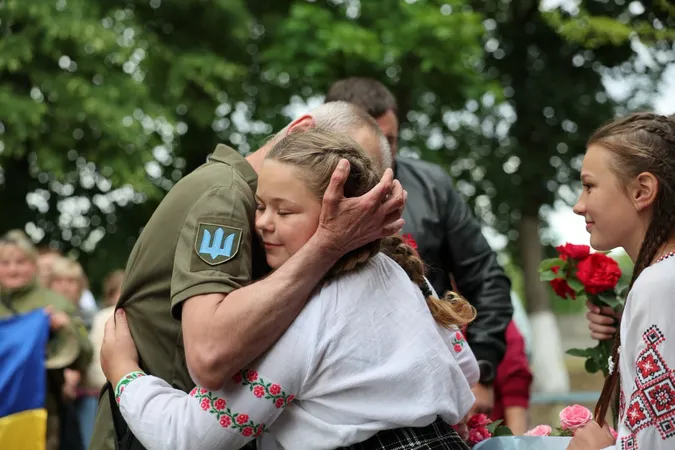 Нарешті додому: у Ківерцівській громаді зустріли звільненого Героя Миколу Касюрака (фото)