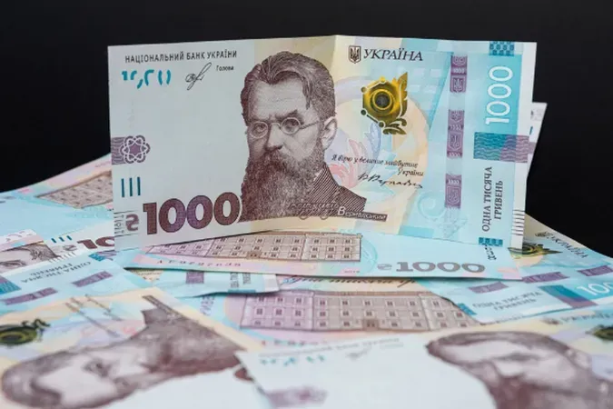 Як отримати тисячу від Зеленського і на що можна витратити