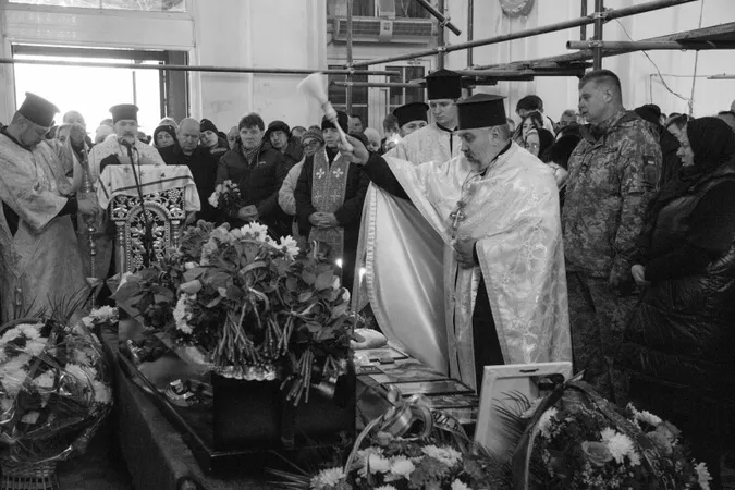 У Луцьку попрощались з Героями Миколою Мялковським та Романом Образцовим (фото)