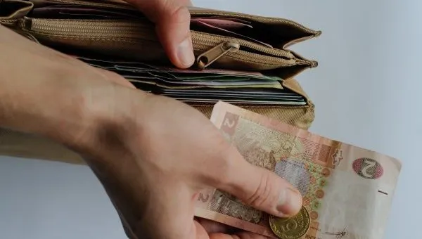 Особистий бюджет: як правильно економити і відкладати гроші