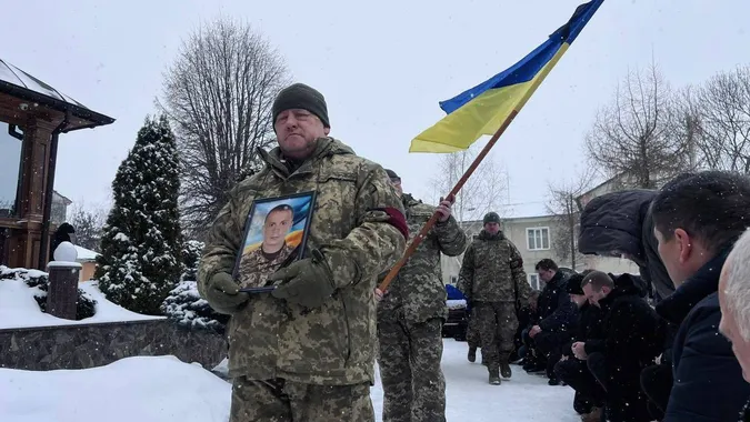 Загинув на Запорізькому напрямку: у Володимирі попрощалися з воїном Василем Солодухою