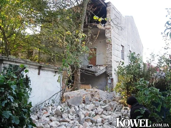 На Волині обвалилася частина старовинного будинку (фото)