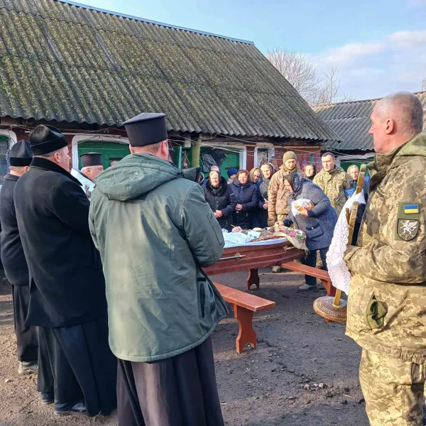 Помер у лікарні: на Волині попрощалися із воїном Олександром Атласом (фото)