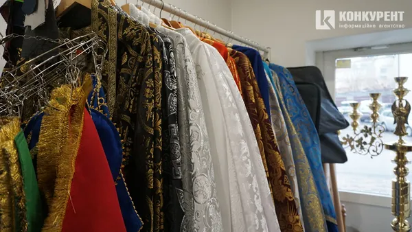 «Золоті» ризи, ладан і кадило, або Скільки в Луцьку коштує одягнути батюшку