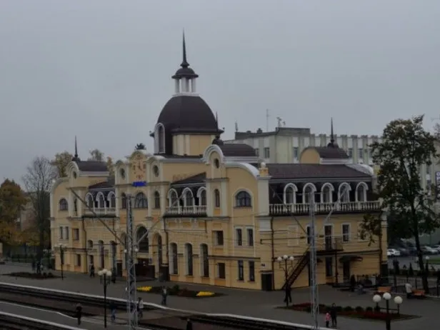 Підліток у Луцьку обгорів від удару струму на залізничному вагоні
