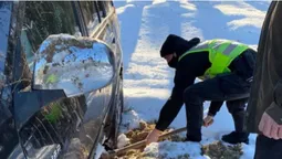 Волинські патрульні витягнули з кювету другу автівку за добу (фото)