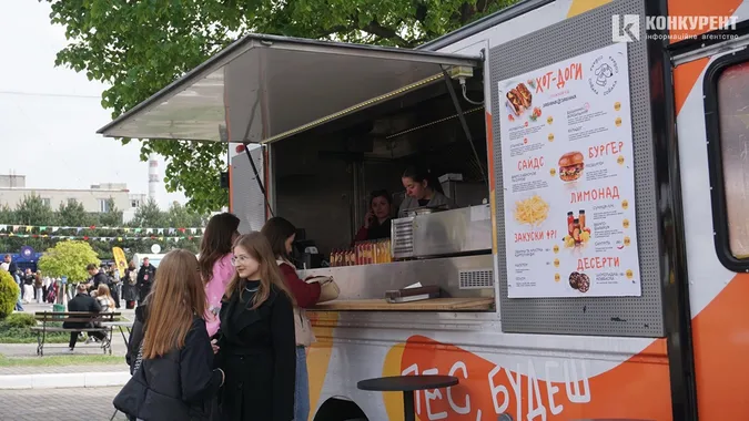 Як минув перший день ювілейного Food Fest у Луцьку (фото)