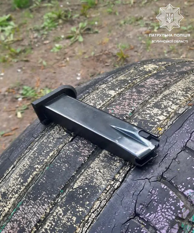 У Луцьку на дитмайданчику знайшли пістолет (фото, відео)