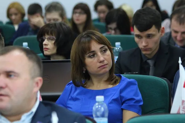 Депутат Наталія Бунда на останній в цьому році сесії була мовчазна та замріяна