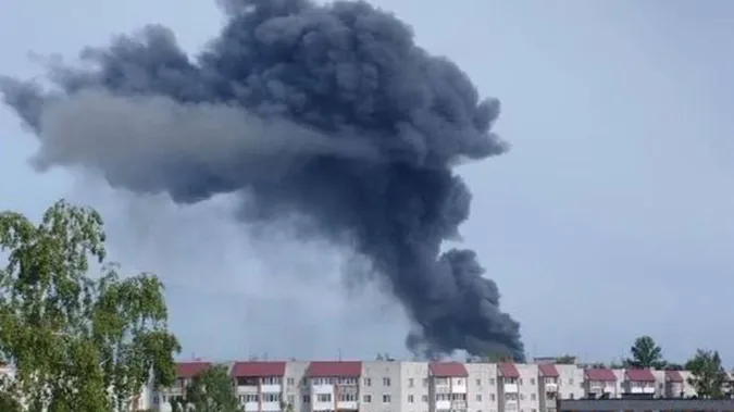 На Брянщині запалав склад оборонного підприємства РФ
