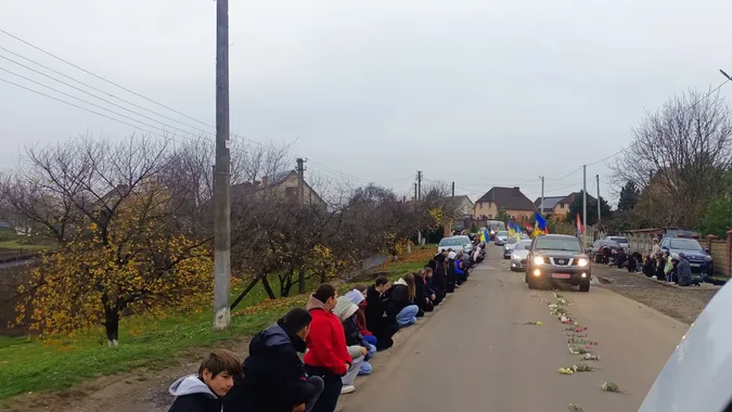 У Луцькому районі попрощалися із воїном Олександром Пекним (фото)