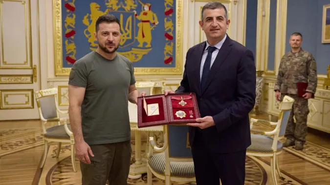 Зеленський дав орден директору компанії «Байкар», яка виготовляє «Байрактари»