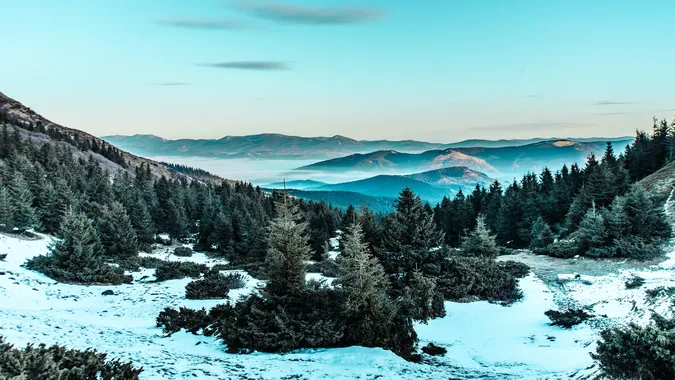 Луцький фотограф показав казкові світлини зимових Карпат (фото)