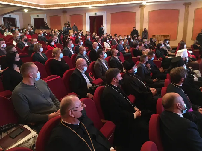 Скільки коштувала бюджету перша сесія нової Луцькради