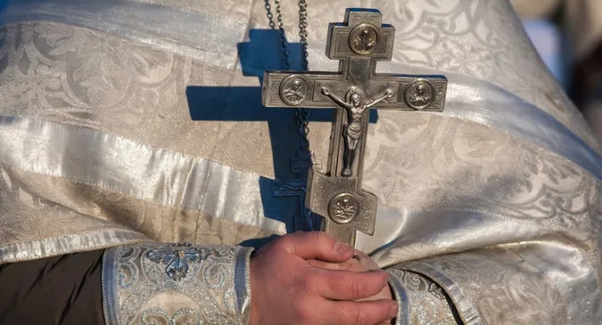 Священник і паламар, як відспівували хворого на коронавірус на Волині, чекають результатів тестів