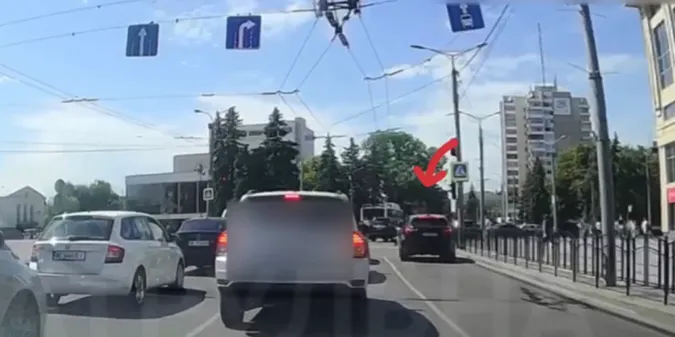 Центром Луцька «розсікав» 14-річний хлопець на Range Rover (відео)