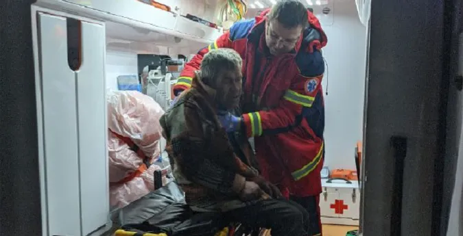 У Луцькому районі безхатько ледь не згорів у погребі (фото)