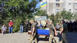 Загинув у ДТП: на Волині попрощались з Героєм Олександром Вахнованом (фото)
