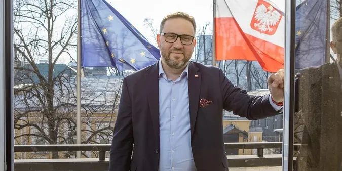 Після рішення щодо УПА експосол Польщі відмовився від української відзнаки