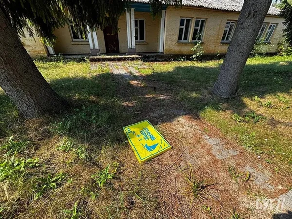 Замість дітей – бур'яни й руїни: як сьогодні виглядає легендарний табір «Чайка» (фото)