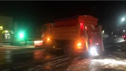 Працюють у посиленому режимі: комунальники Володимир-Волинської громади ліквідовують наслідки негоди (фото)